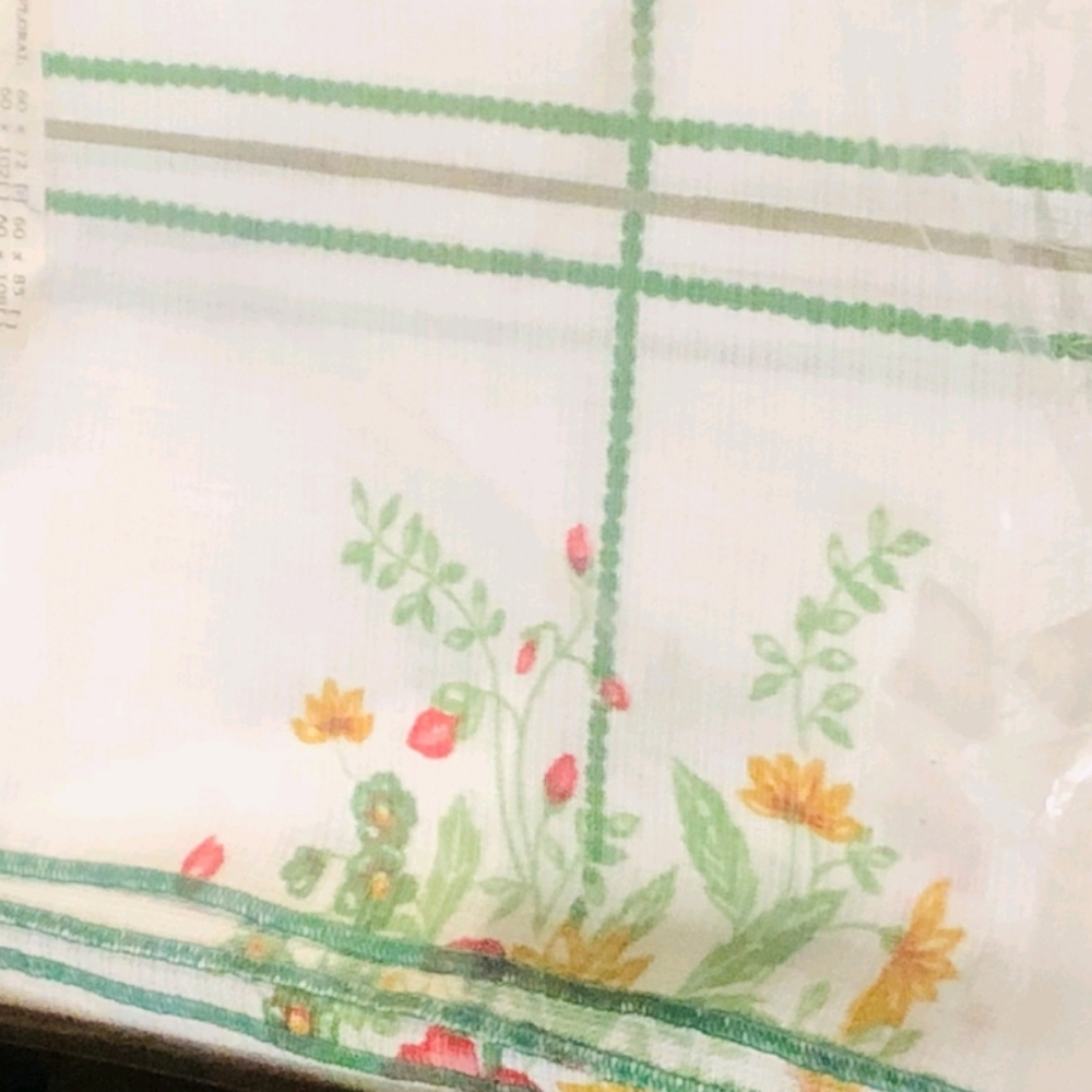 Floral Lace Tablecloth